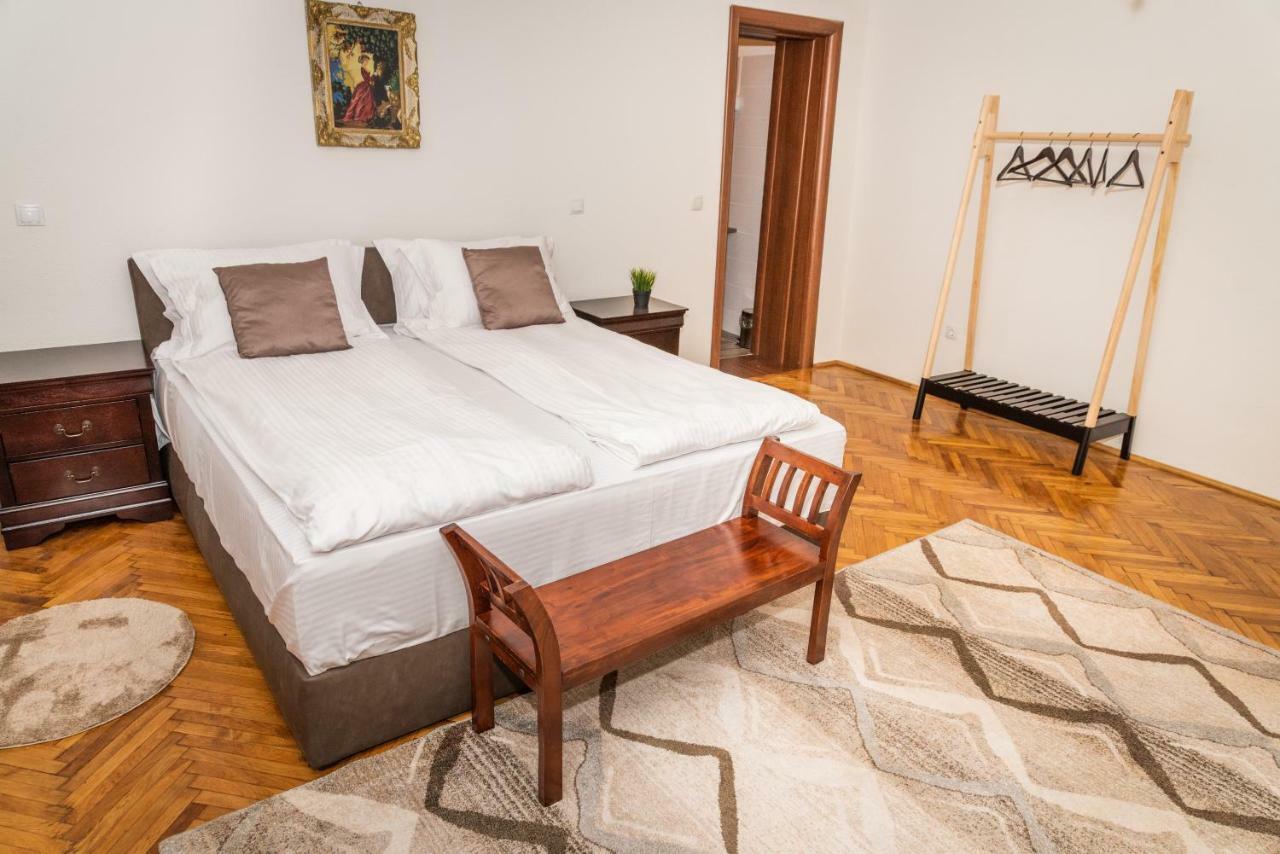 Musik Apartments Old Town Сибиу Экстерьер фото