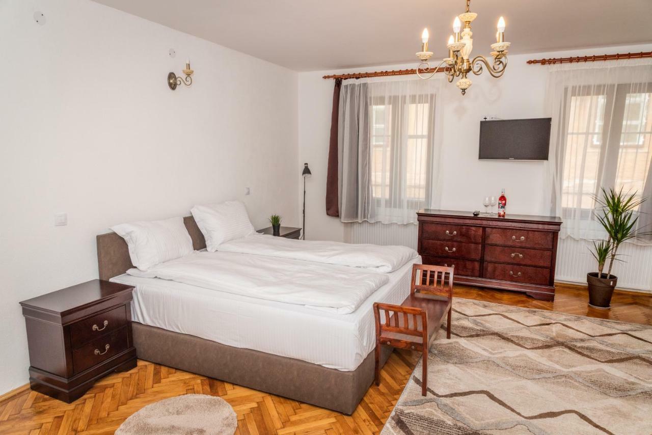 Musik Apartments Old Town Сибиу Экстерьер фото