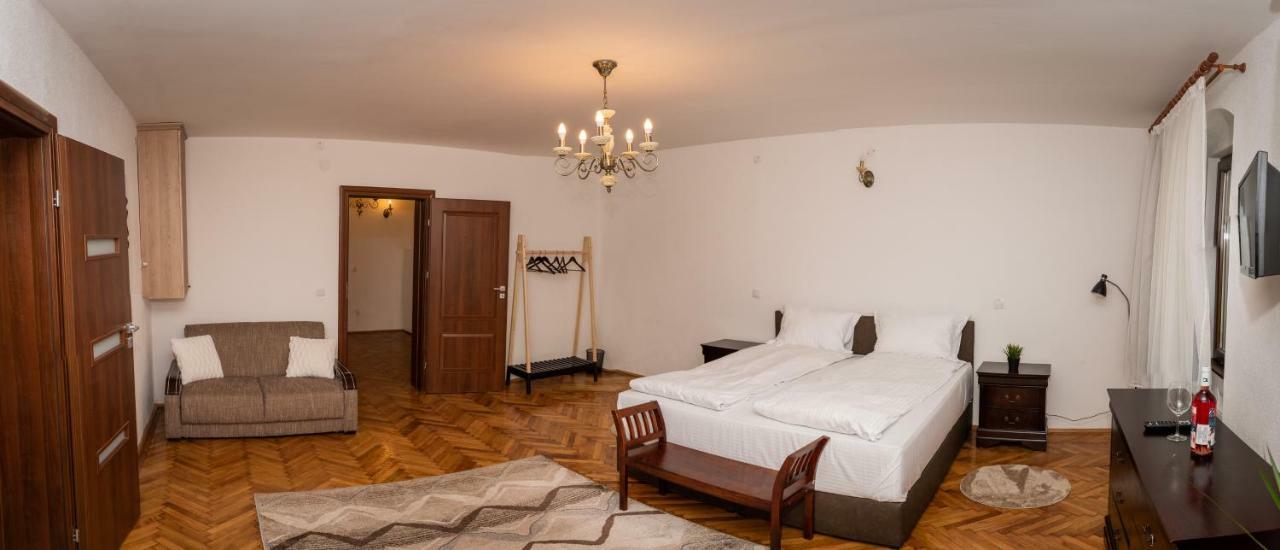 Musik Apartments Old Town Сибиу Экстерьер фото