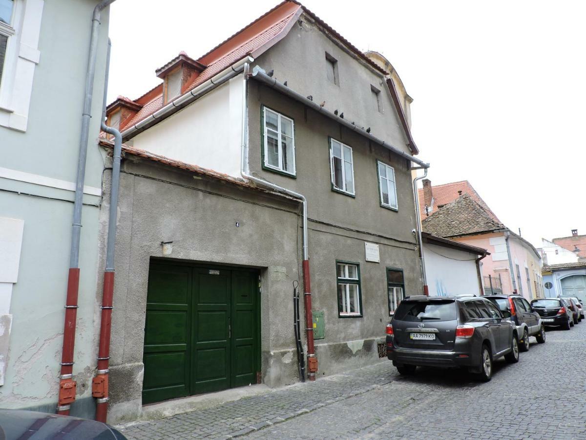 Musik Apartments Old Town Сибиу Экстерьер фото