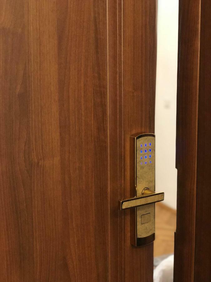 Musik Apartments Old Town Сибиу Экстерьер фото
